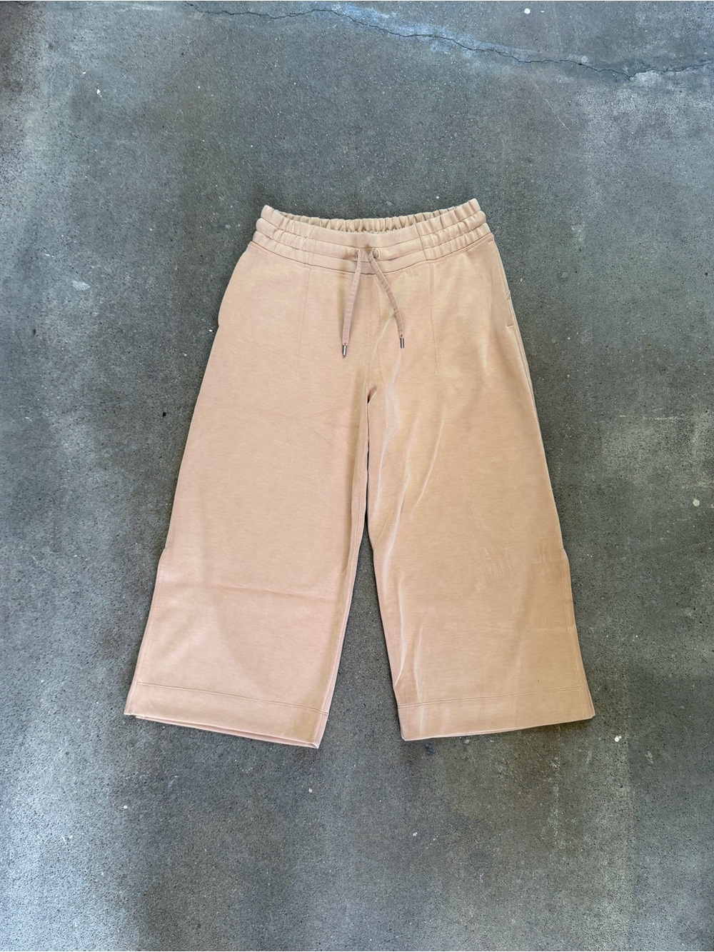Lululemon Soft Ambitions High Rise Crop Beech Wood Size 8 Activewear Athleisure - Picture 6 of 11